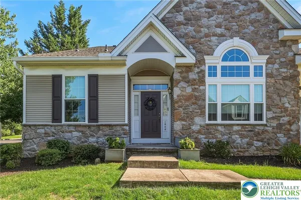 Property Slideshow image 2 of 50 | 1848 felicity ln, Hellertown Boro, PA, 18055