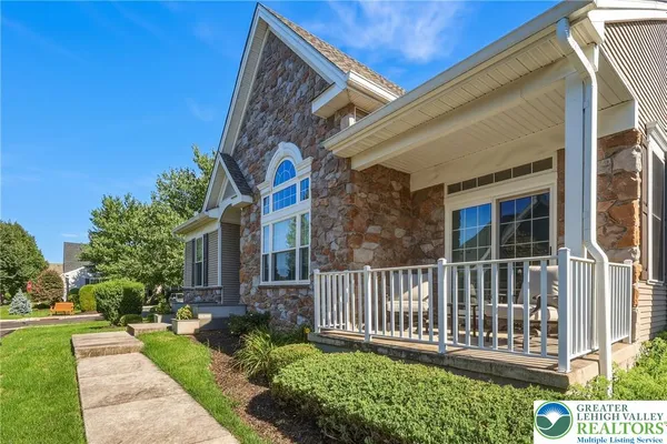 Property Slideshow image 3 of 50 | 1848 felicity ln, Hellertown Boro, PA, 18055