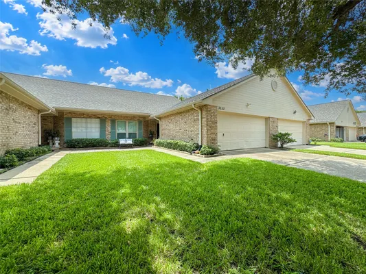 Property Slideshow image 2 of 35 | 3530 teakwood dr, Pearland, TX, 77584
