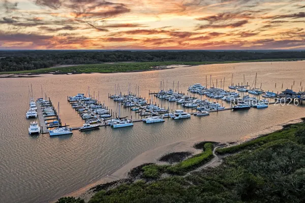 Property Slideshow image 3 of 42 | 73 skull creek dr 210, Hilton Head Island, SC, 29926