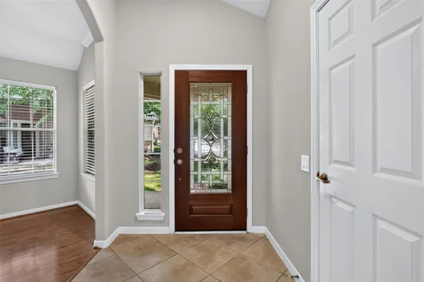 Property Slideshow image 3 of 37 | 175 w kentwick pl, Conroe, TX, 77384