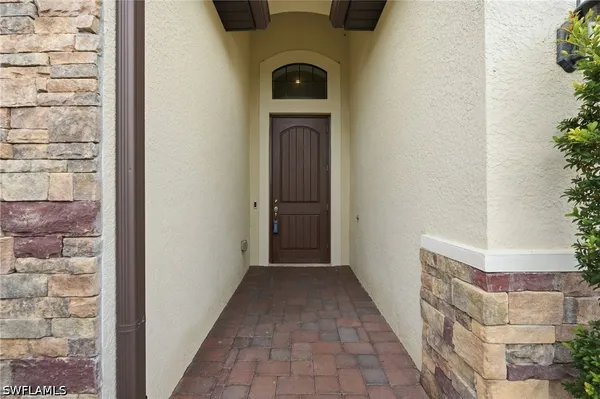 Property Slideshow image 3 of 44 | 28004 foxrock ct, Bonita Springs, FL, 34135