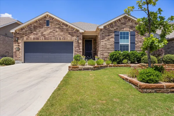 Property Slideshow image 2 of 36 | 1002 hanging star ln, Georgetown, TX, 78633