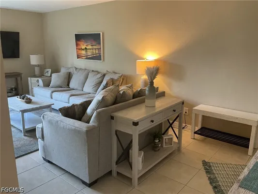 Property Slideshow image 2 of 21 | 5550 trailwinds dr 615, Fort Myers, FL, 33907