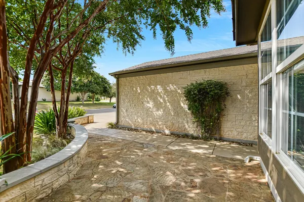 Property Slideshow image 3 of 31 | 516 independence creek ln, Georgetown, TX, 78633