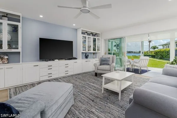 Property Slideshow image 2 of 43 | 3420 gulf shore blvd 14, Naples, FL, 34103