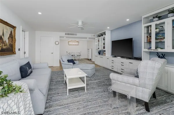 Property Slideshow image 3 of 43 | 3420 gulf shore blvd 14, Naples, FL, 34103