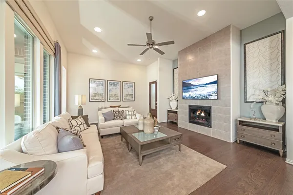 Property Slideshow image 2 of 9 | 4792 blackhawk green ct, Arlington, TX, 76005