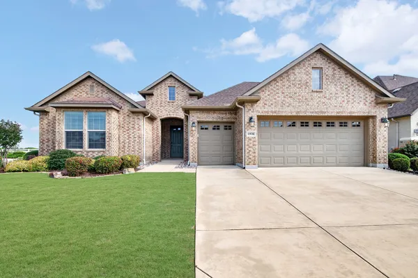 Property Slideshow image 2 of 26 | 11920 cinnamon dr, Denton, TX, 76207
