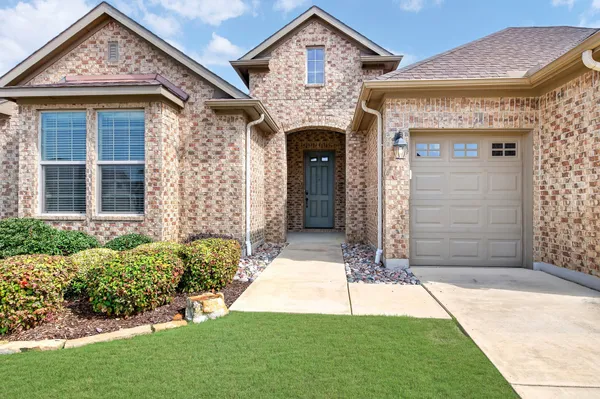 Property Slideshow image 3 of 26 | 11920 cinnamon dr, Denton, TX, 76207