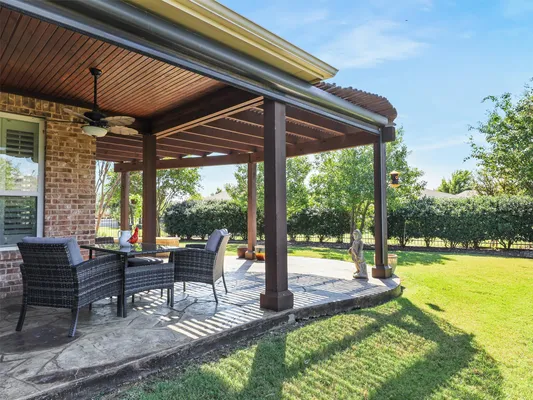 Property Slideshow image 3 of 38 | 6073 prairie bend ln, Frisco, TX, 75036