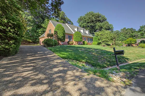 Property Slideshow image 3 of 46 | 136 captaine graves, Williamsburg, VA, 23185