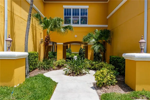 Property Slideshow image 2 of 36 | 5045 fairways cir d306, Vero Beach, FL, 32967