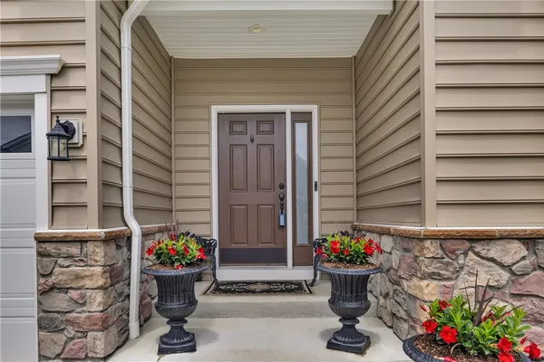 Property Slideshow image 3 of 48 | 303 jefferson ln, Cranberry Twp, PA, 16066