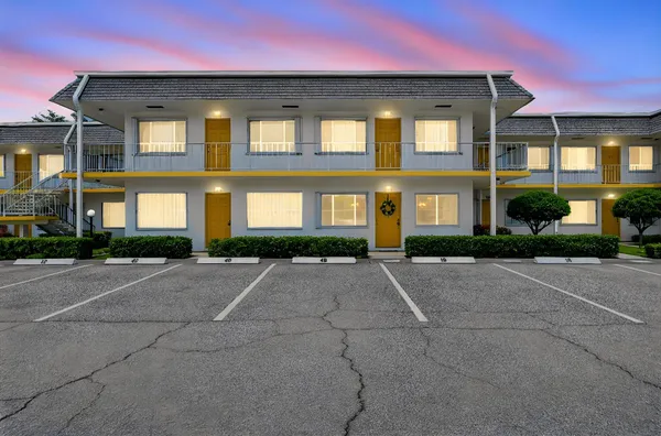 Property Slideshow image 2 of 60 | 3240 lake osborne dr 104, ,, FL, 33461
