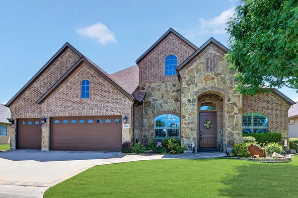 Property Slideshow image 3 of 40 | 12105 glenbrook st, Denton, TX, 76207