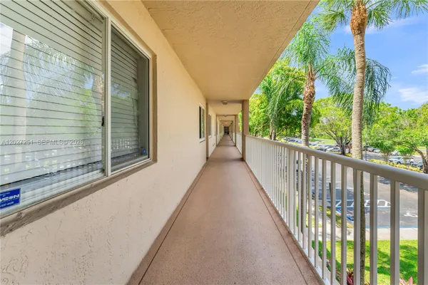 Property Slideshow image 2 of 41 | 9511 weldon cir g308, Tamarac, FL, 33321