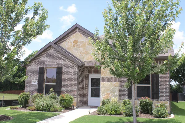 Property Slideshow image 2 of 35 | 217 foreman dr, Midlothian, TX, 76065