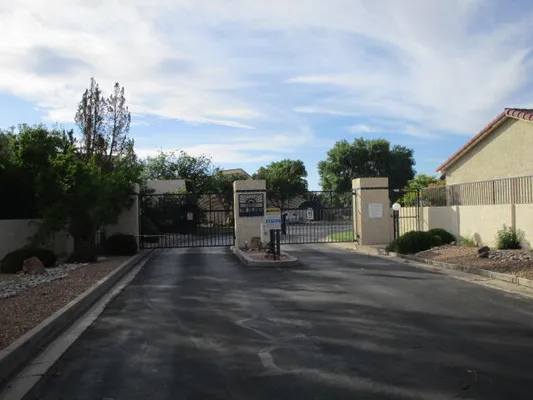 Property Slideshow image 2 of 27 | 528 eastlake dr, Rio Rancho, NM, 87124