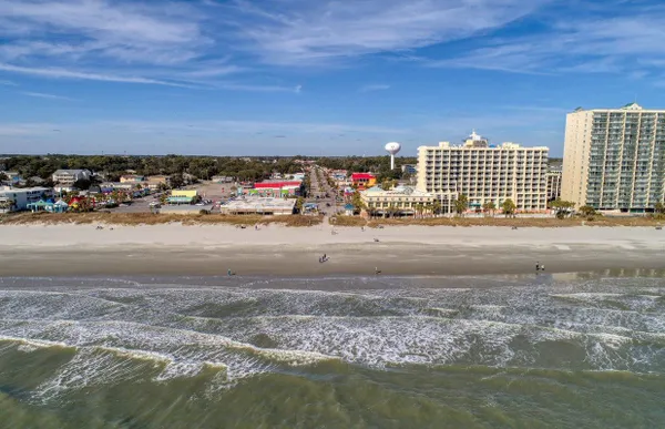 Property Slideshow image 3 of 12 | 1597 crested iris way, North Myrtle Beach, SC, 29582