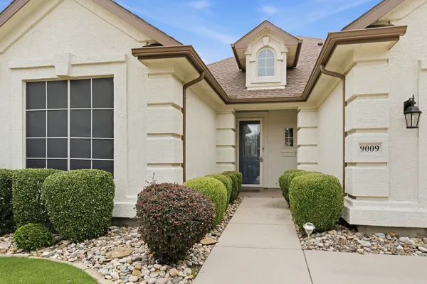 Property Slideshow image 3 of 25 | 9009 perimeter st, Denton, TX, 76207