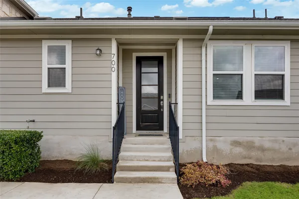 Property Slideshow image 3 of 26 | 700 affazia ln c, Georgetown, TX, 78628