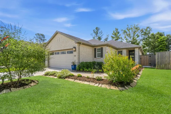 Property Slideshow image 2 of 46 | 110 passion flower cv, Montgomery, TX, 77316