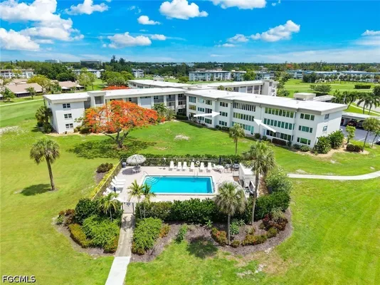 Property Slideshow image 3 of 44 | 6102 augusta dr 207, Fort Myers, FL, 33907