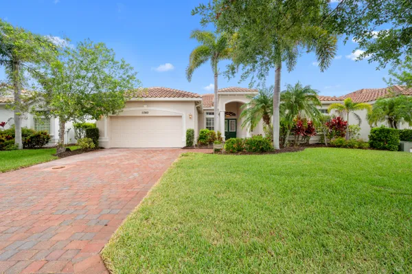 Property Slideshow image 3 of 43 | 11360 sw aspen ln, Port St Lucie, FL, 34987