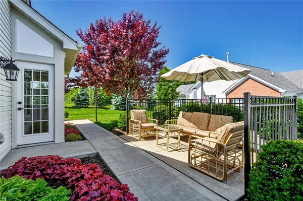 Property Slideshow image 2 of 34 | 6013 laurel ct, Lancaster Twp, PA, 16037
