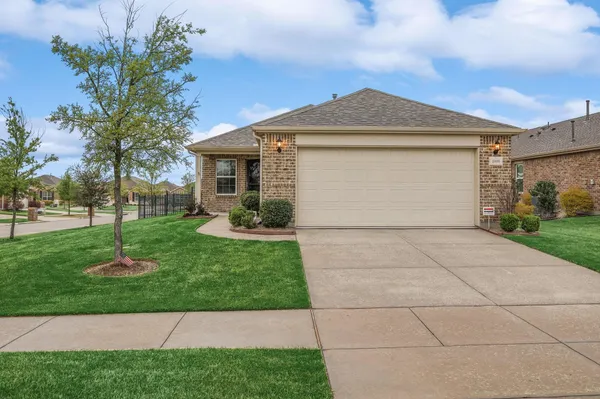 Property Slideshow image 2 of 40 | 1898 beachside dr, Frisco, TX, 75036