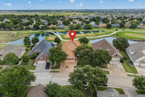 Property Slideshow image 2 of 40 | 9313 grandview dr, Denton, TX, 76207