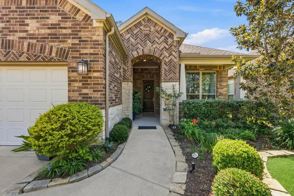 Property Slideshow image 2 of 48 | 217 percheron dr, The Woodlands, TX, 77382