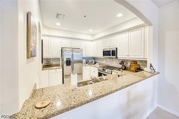 Property Slideshow image 3 of 37 | 3111 cottonwood bnd 1704, Fort Myers, FL, 33905