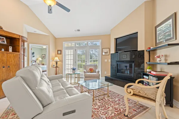 Property Slideshow image 3 of 75 | 207 wedgefield dr, Conway, SC, 29526