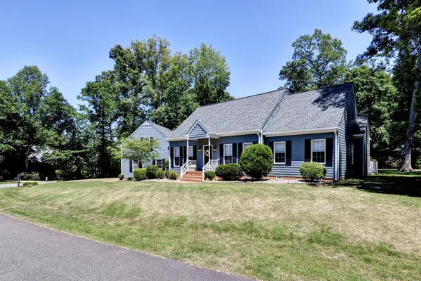 Property Slideshow image 2 of 66 | 115 worplesdon, Williamsburg, VA, 23188
