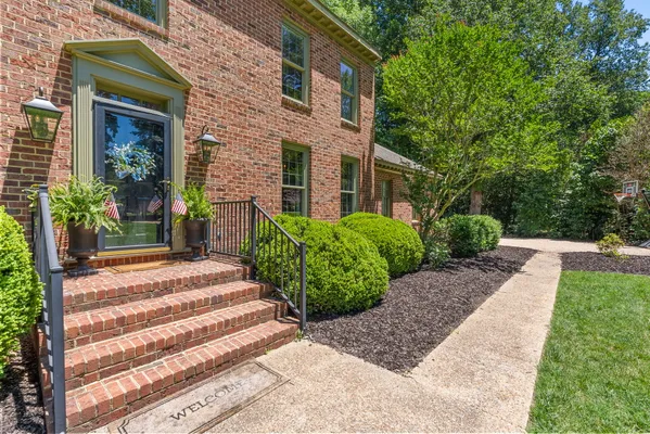Property Slideshow image 2 of 48 | 28 bray wood rd, Williamsburg, VA, 23185