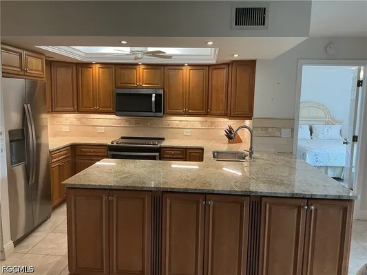 Property Slideshow image 2 of 11 | 5845 trailwinds dr 515, Fort Myers, FL, 33907