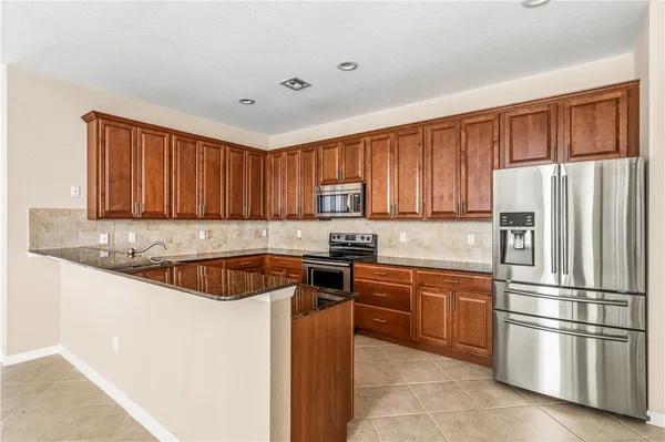 Property Slideshow image 2 of 36 | 6425 oxford cir 104d, Vero Beach, FL, 32966