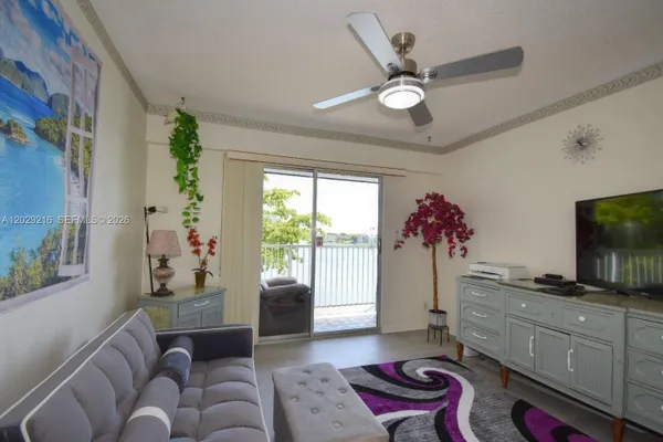 Property Slideshow image 3 of 16 | 1401 sw 134th way 402c, Pembroke Pines, FL, 33027