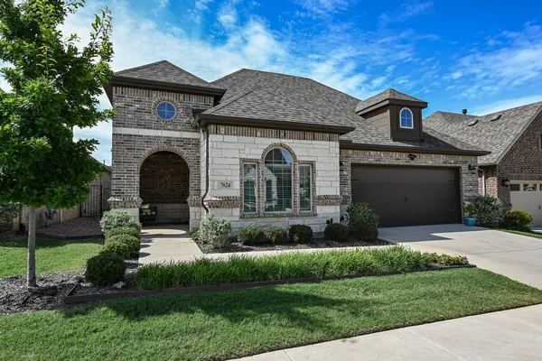 Property Slideshow image 3 of 40 | 7624 vista bella way, Fort Worth, TX, 76123