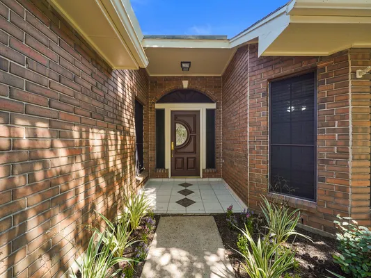 Property Slideshow image 3 of 29 | 2711 n peach hollow cir, Pearland, TX, 77584