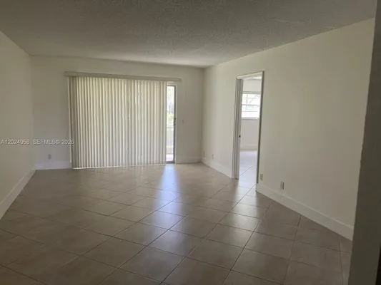 Property Slideshow image 3 of 32 | 1400 sw 124th ter 109q, Pembroke Pines, FL, 33027
