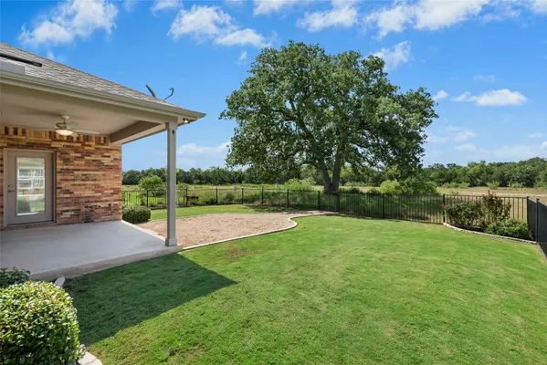Property Slideshow image 2 of 36 | 300 hanging star ln, Georgetown, TX, 78633