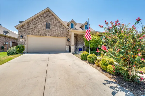 Property Slideshow image 2 of 26 | 704 louisville rd, Aubrey, TX, 76227