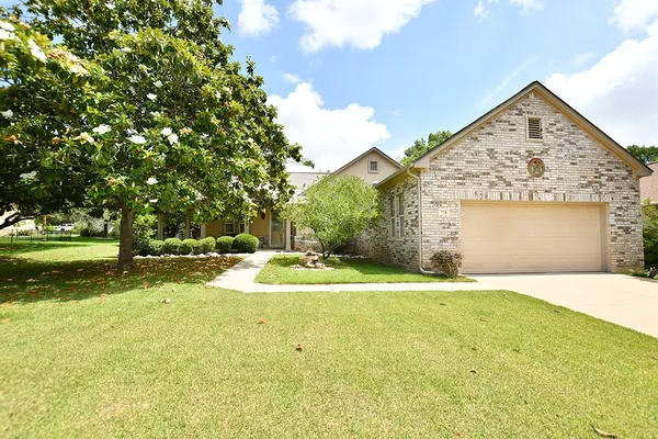 Property Slideshow image 2 of 31 | 114 lone star dr, Georgetown, TX, 78633