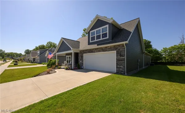 Property Slideshow image 2 of 46 | 1970 hawthorn ct, North Canton, OH, 44720