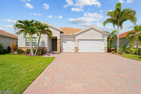 Property Slideshow image 2 of 41 | 3653 avenida del vera, North Fort Myers, FL, 33917