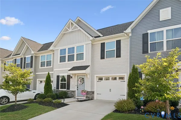 Property Slideshow image 2 of 25 | 7242 peyton randolph ln, New Kent, VA, 23124