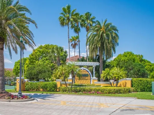 Property Slideshow image 2 of 27 | 5050 fairways cir 205, Vero Beach, FL, 32967